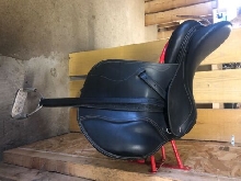 Une selle Tekna noir taille 16'5