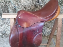 Selle d'équitation artisanale Suisse, marque STÜBBEN, en Cuir Cognac. 