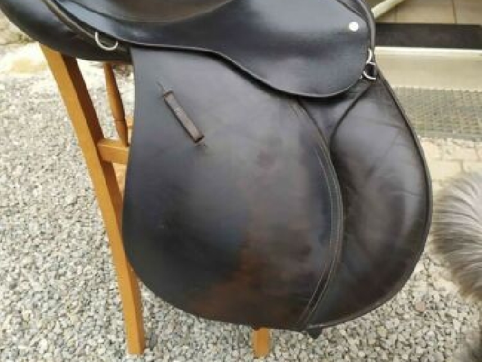 selle mixte cuir 17.5 marque Barker
